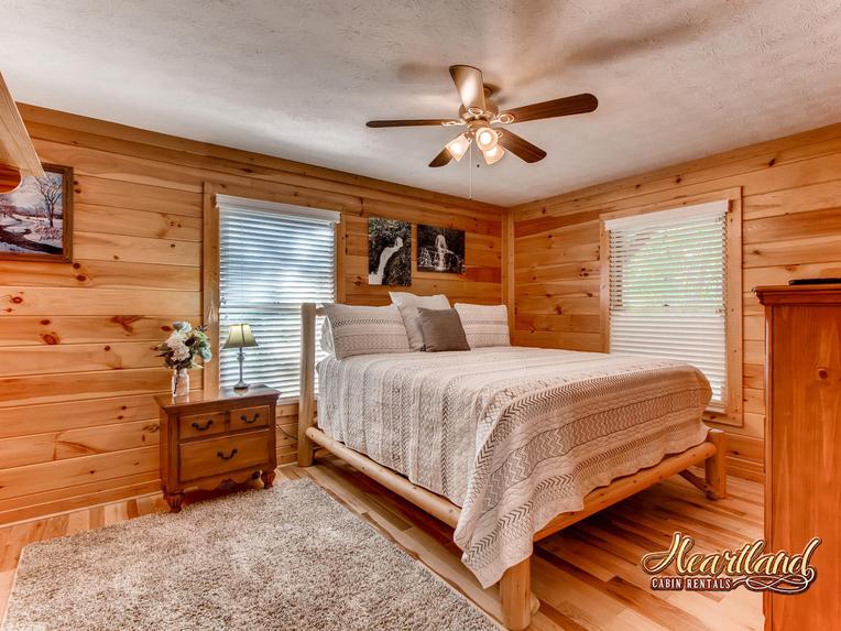 King bed with ceiling fan